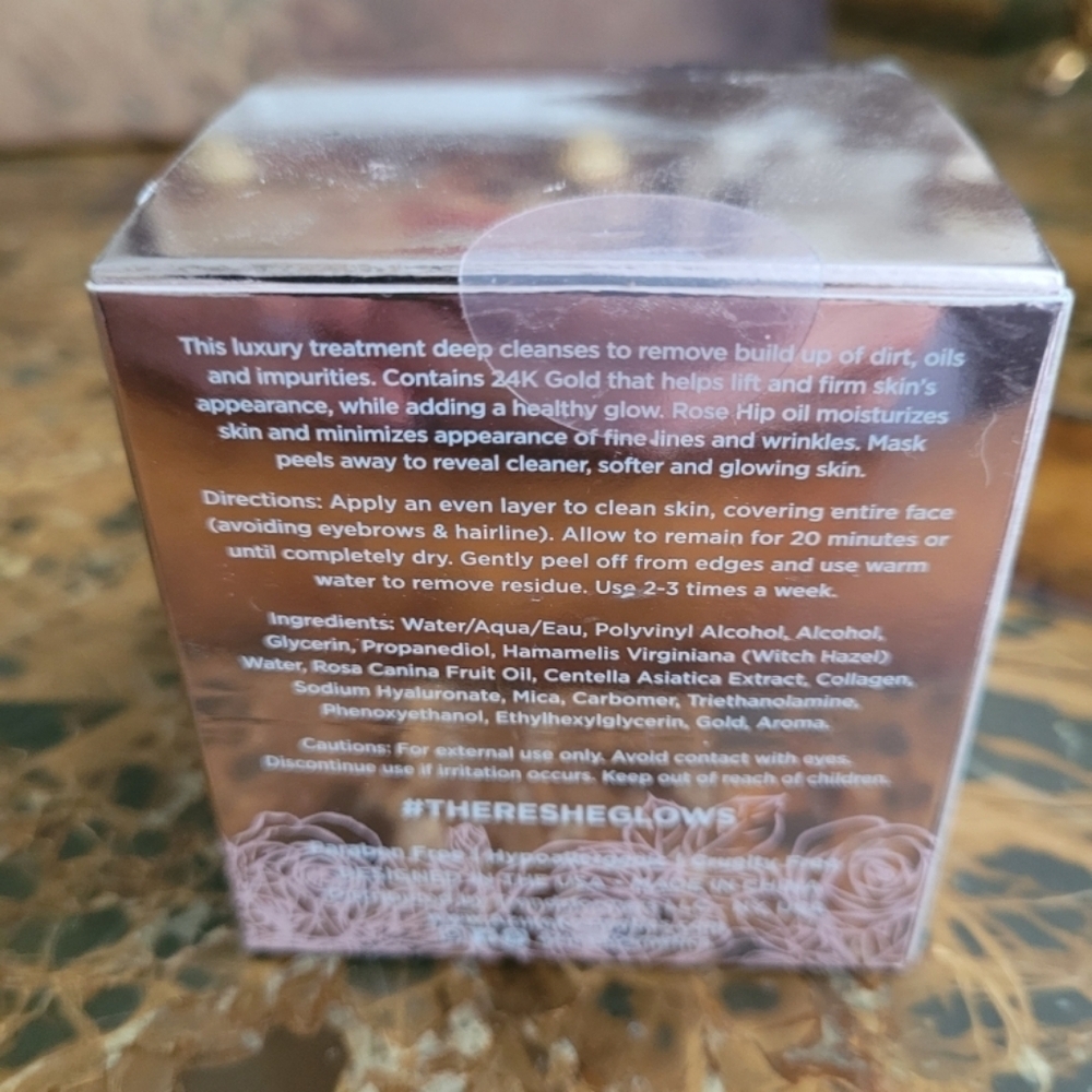 Azure Lux Rose Gold Metallic Peel Off Mask - Picture 3 of 3